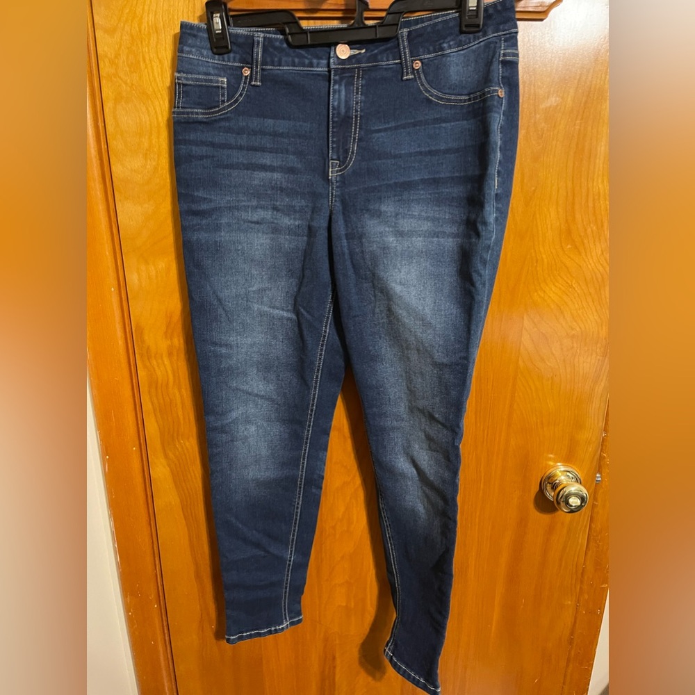 Maurice’s High Rise Skinny Jeans Large Short